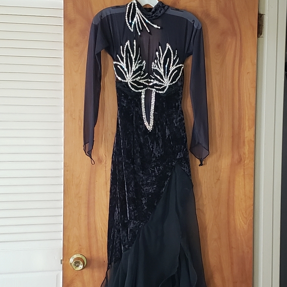 Ballroom dress - Picture 4 of 8